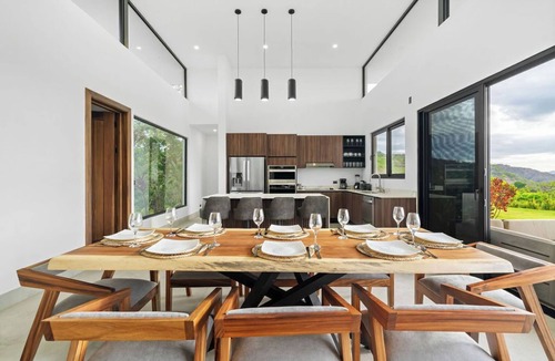 Coco Villa | Casa Alto Verde | 4 King Suites & Pool