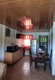 Santa Barbara House | Casa Amarilla