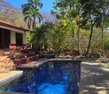 Playa Ocotal House | Casa Avi Fauna Nature Guesthouse
