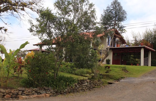 Orosi House | Casa Bartzis: Set to Nov offers a free 1-hour massage