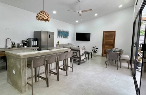 Puerto Viejo de Talamanca House | Casa Solaz-Up to 7 people, parking and private pool-Playa Negra, Puerto Viejo