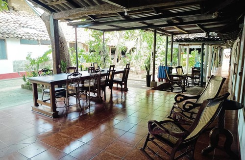 Leon Hotel | Casa de Los Berrios