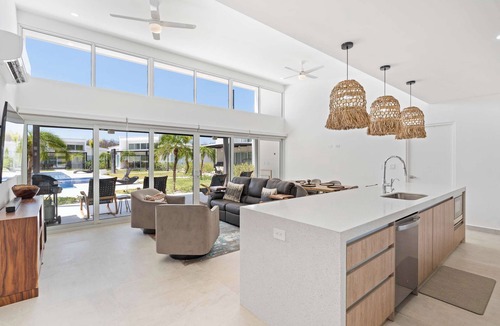 Santa Cruz Villa | Casa Howler | Your Dream Oasis Awaits!