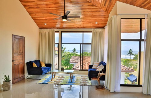 Playa Hermosa Apartment | Casa Lapa Penthouse Oceanside Villa