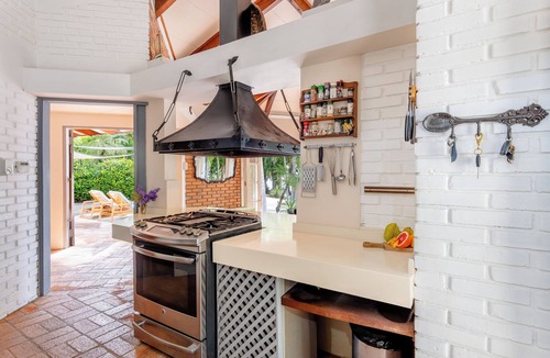Playa Hermosa House | Casa Lina Pricvate beachfront retreat/full service