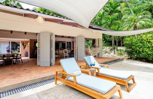 Playa Hermosa House | Casa Lina Pricvate beachfront retreat/full service