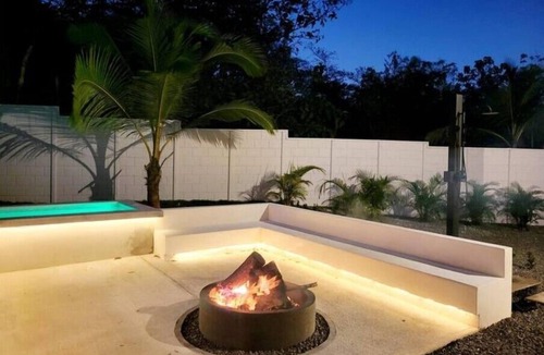 Los Pargos House | Casa Mackay, only 350 steps away from the beach.n