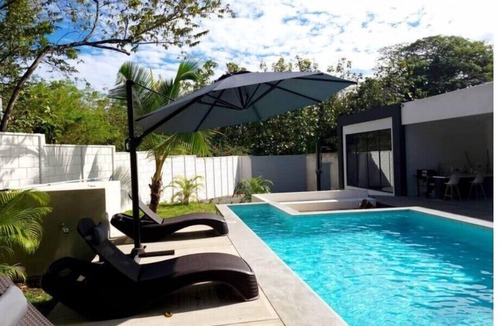 Los Pargos House | Casa Mackay, only 350 steps away from the beach.n
