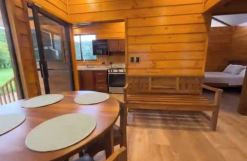 Lepanto House | Casa Mango Lepanto #9. Charming 2-bedroom cabin AC, WiFi in enjoyable Lepanto.