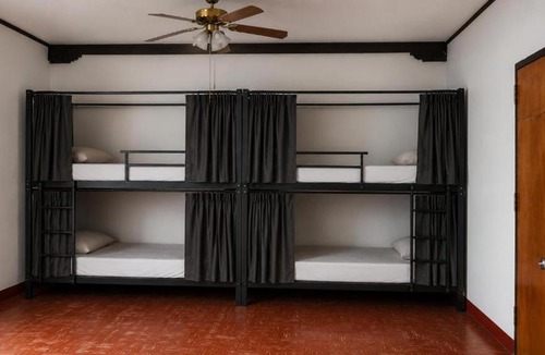 Leon House | Casa Mundo Verde - Local Hostel