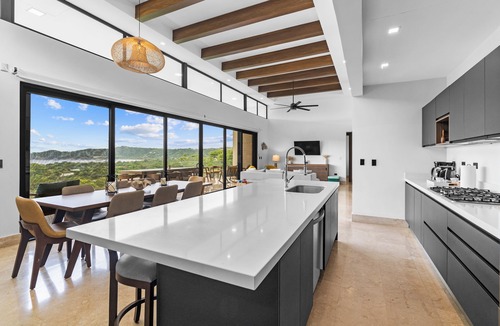 Coco House | Casa Roble | 2 Golf Carts & Housekeeping Included