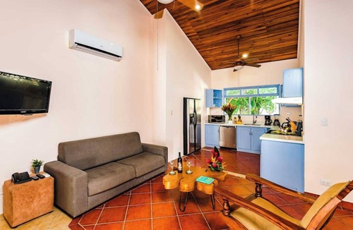 Playa Langosta Apartment | Casa Tropical☙Remodeled Beach Oasis Perfect for resting and relaxing ❧