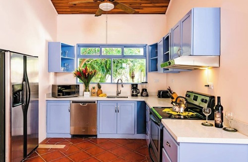 Playa Langosta Apartment | Casa Tropical☙Remodeled Beach Oasis Perfect for resting and relaxing ❧