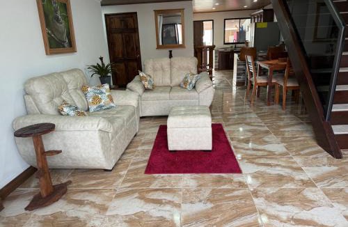 Turrialba House | Casa Tucán Turrialba
