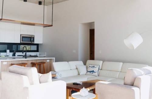 Coco House | Casa Wasabi Beachfront home w/Pickleball Court & private pool