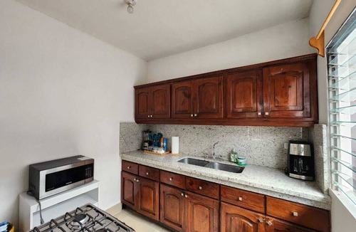 Granada House | Casa Yemaya|1 Block from La Calzada |3BD |Sleeps 6 people|Parking