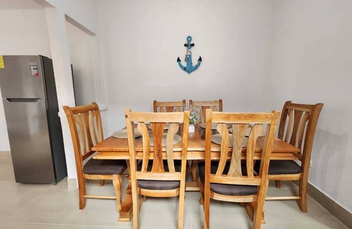 Granada House | Casa Yemaya|1 Block from La Calzada |3BD |Sleeps 6 people|Parking