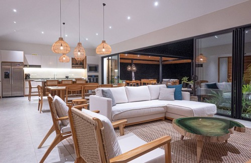 Pinilla House | Casa Zuri Luxury Villa + Guest House & Beach Club