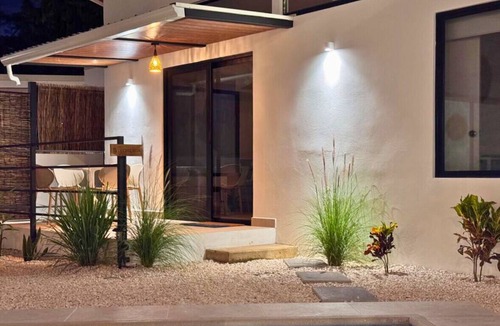 Santa Barbara House | Casita Bohemia: Pool and Relaxation