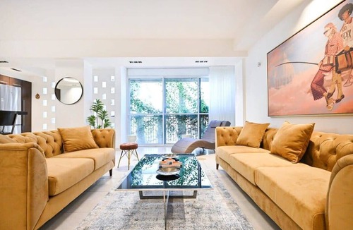 Tel Aviv City Center Apartment | Central and Cozy 2BR in Ben Gurioun blvd by HolyGuest