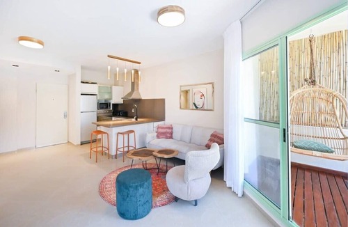 Tel Aviv Promenade Apartment | Central apartment with Jacuzzi near Bograshov Beach by HolyGuest