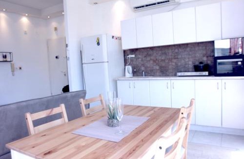 Tel Aviv Apartment | Central apartment with Shelter room -1 bedroom & living room and balcony