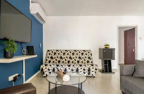 Haifa Apartment | Central & Calm Oasis, Fast Fiber WiFi, Free Parking, Free Netflix, 6 Guests