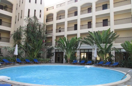 Al Mamsha El Seyahi Hotel | Central Hurghada Stay! 4 Large Units with Pool, Terrace & Easy Access to Shops