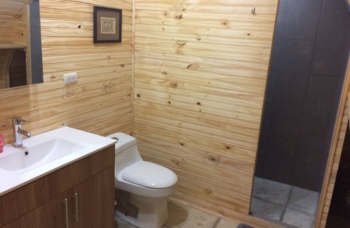 San Gerardo de Dota Ski Chalet | Chalet Quetzal on the river Savegre