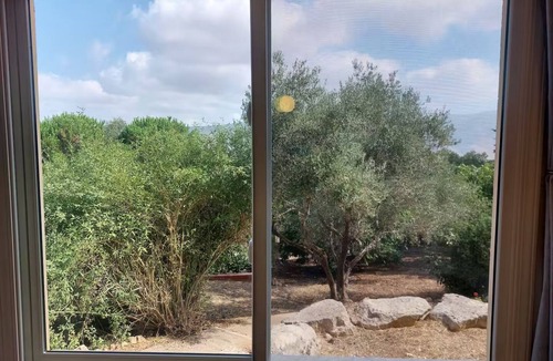 Michmanim Apartment | Charming 2-bedroom apartment with WiFi, AC in quaint Mikhmanim