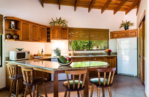 Playa Hermosa Villa | Charming 2 BR casita, close to the beach and fully equipped.