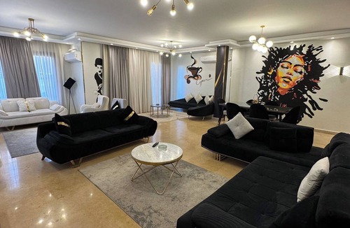 Sheikh Zayed City Apartment | Charming 3-bedroom apartment with AC, WiFi in delightful Giza Governorate