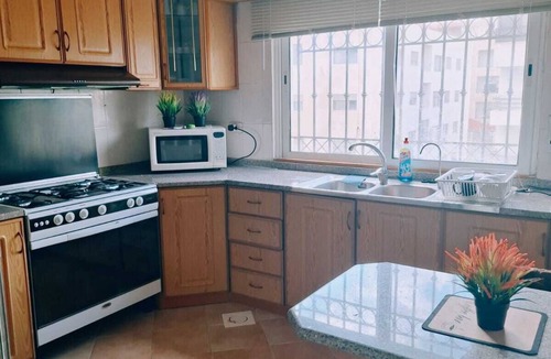 Suwailih Apartment | Charming 3-bedroom apartment with AC in vibrant Amman