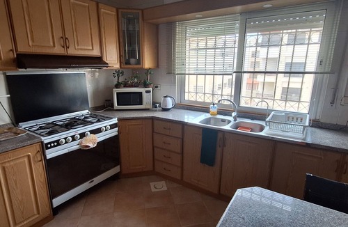 Suwailih Apartment | Charming 3-bedroom apartment with AC in vibrant Amman
