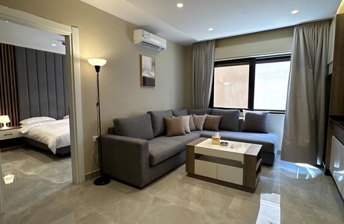 Al Swaifyeh Apartment | Charming Amman Apartment with Modern