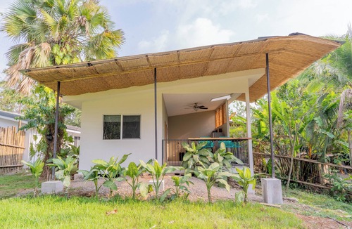 Manzanillo Apartment | Charming Casita at Manzanillo Beach