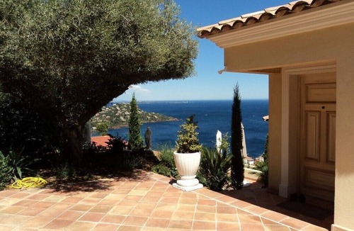 Espero-Pax Apartment | CHARMING STUDIO 28m2 terrace 22m2 PANORAMA MER/MASSIF DE L'ESTEREL