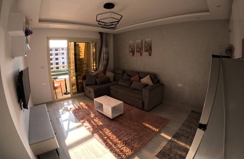 Al Mamsha El Seyahi Apartment | Chic 1-bedroom apartment near airport with swim pool and private beach