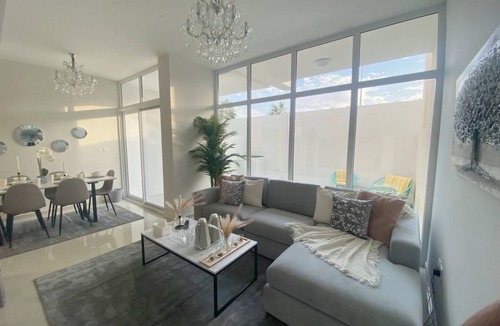 Dubai Villa | Chic 3-Bed Villa in Damac Hills 2, Dubai: Luxury Living