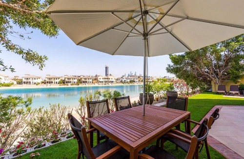 Palm Jumeirah Villa | Chic 4BR Villa with Assistant Room and Private Pool on Palm Jumeirah by Deluxe Holiday Homes