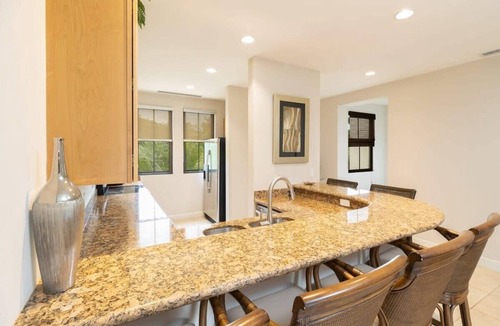 Coco Condo | Chic Condo w/Sparkling Pool & Lush Mountain Views from Shaded Balconies
