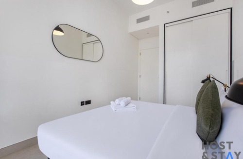 Dubai Apartment | Chic Urban 2BR at Collective 2