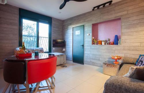 Ganei Tikva Apartment | Chrysler Residence