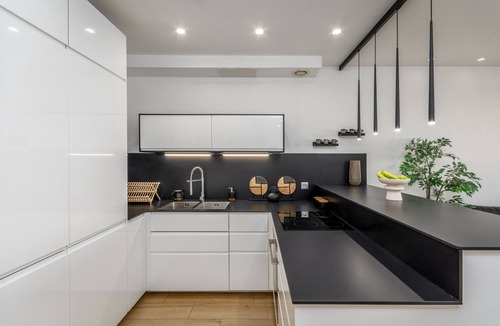 Nachlaot Apartment | City Center Apartment With Balcony in Jerusalem
