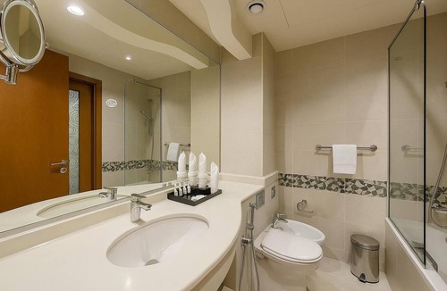 Bur Dubai Hotel | City Seasons Towers