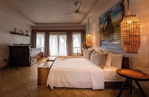 Little Corn Island Hotel | Classic Casita, Yemaya Reefs, Beachfront Haven, Relaxation in Little Corn Island