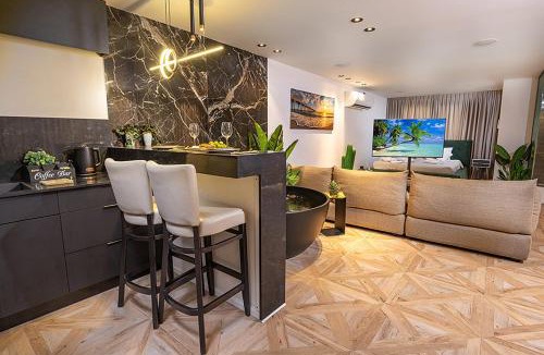 Sde Eliezer Apartment | Classic LA Luxury Boutique שדה אליעזר