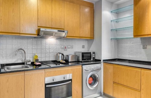 Umm Suqeim 3 Apartment | Classic Studio at Al Thanyah Street, Barsha Heights