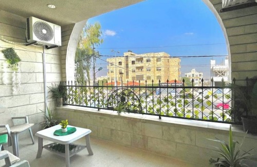 Al Jubeiha House | Classy 3 Bedroom Apartment