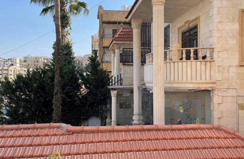 Al Jubeiha House | Classy 3 Bedroom Apartment